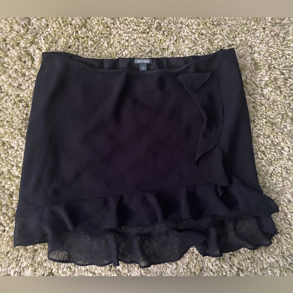 Wild Fable Ruffle Hem Skirt in Black